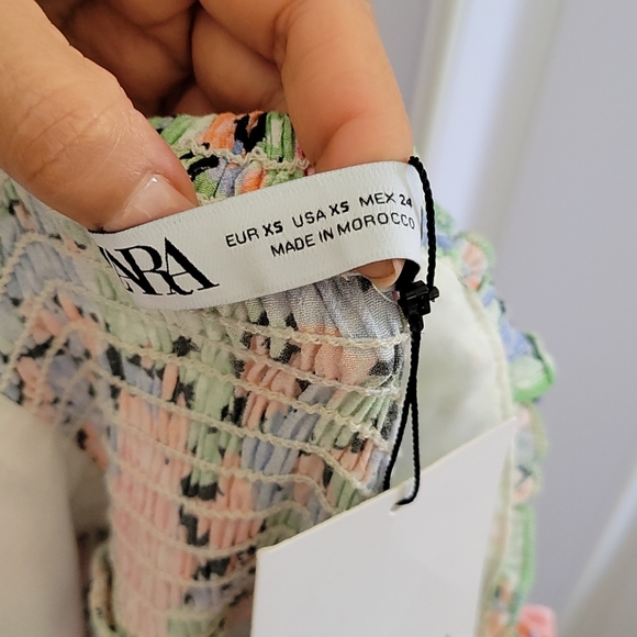 Dress - Picture 4 of 4